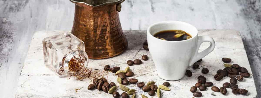 القهوة التركية بالمستكة، عبق الماضي في فنجان