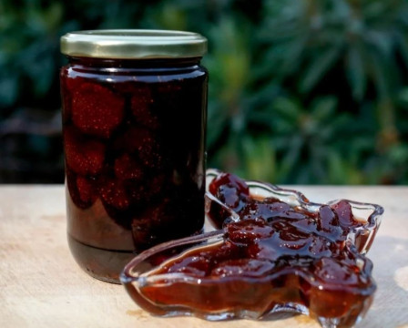 Ready-made strawberry jam from Nazilköy – 460 grams