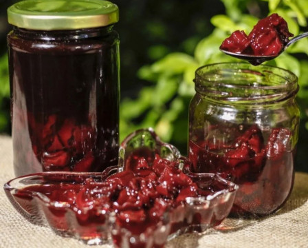 Ready-made khurma (khaki) jam from Nazilköy – 460 grams