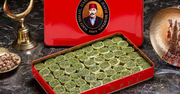 Sarma (rolled) Pestil (Hazelnuts , Pistachio , Coconuts , Kadayif)