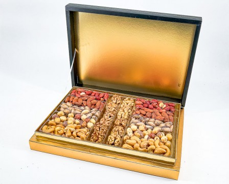 box of mixed nuts, 600 grams