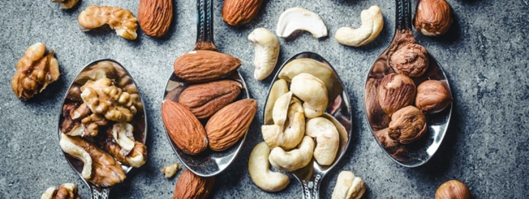 A complete guide to nuts and everything related to them