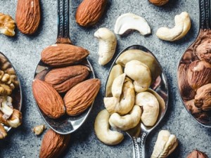 A complete guide to nuts and everything related to them